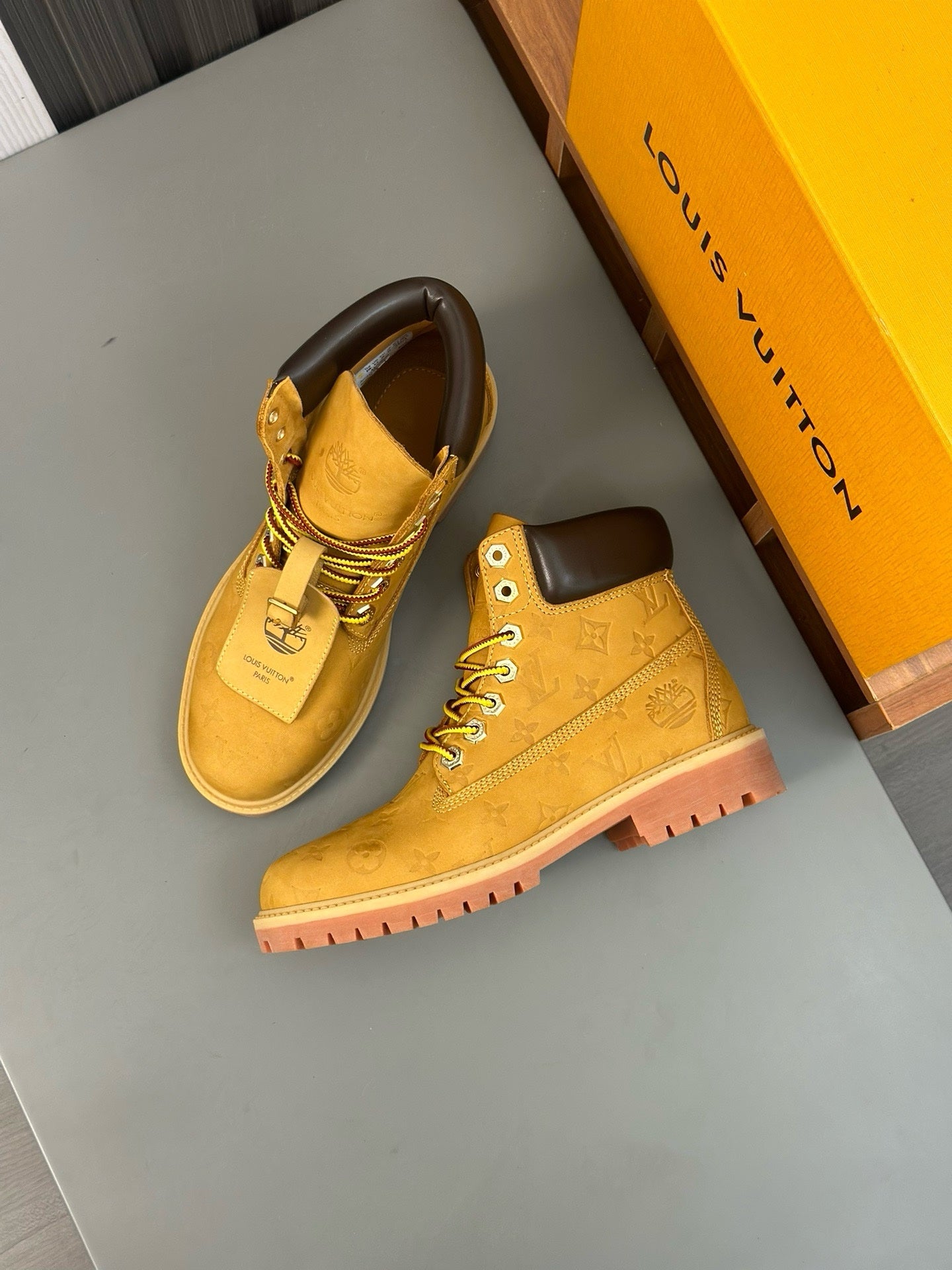 LOUIS VUITTON X TIMBERLAND