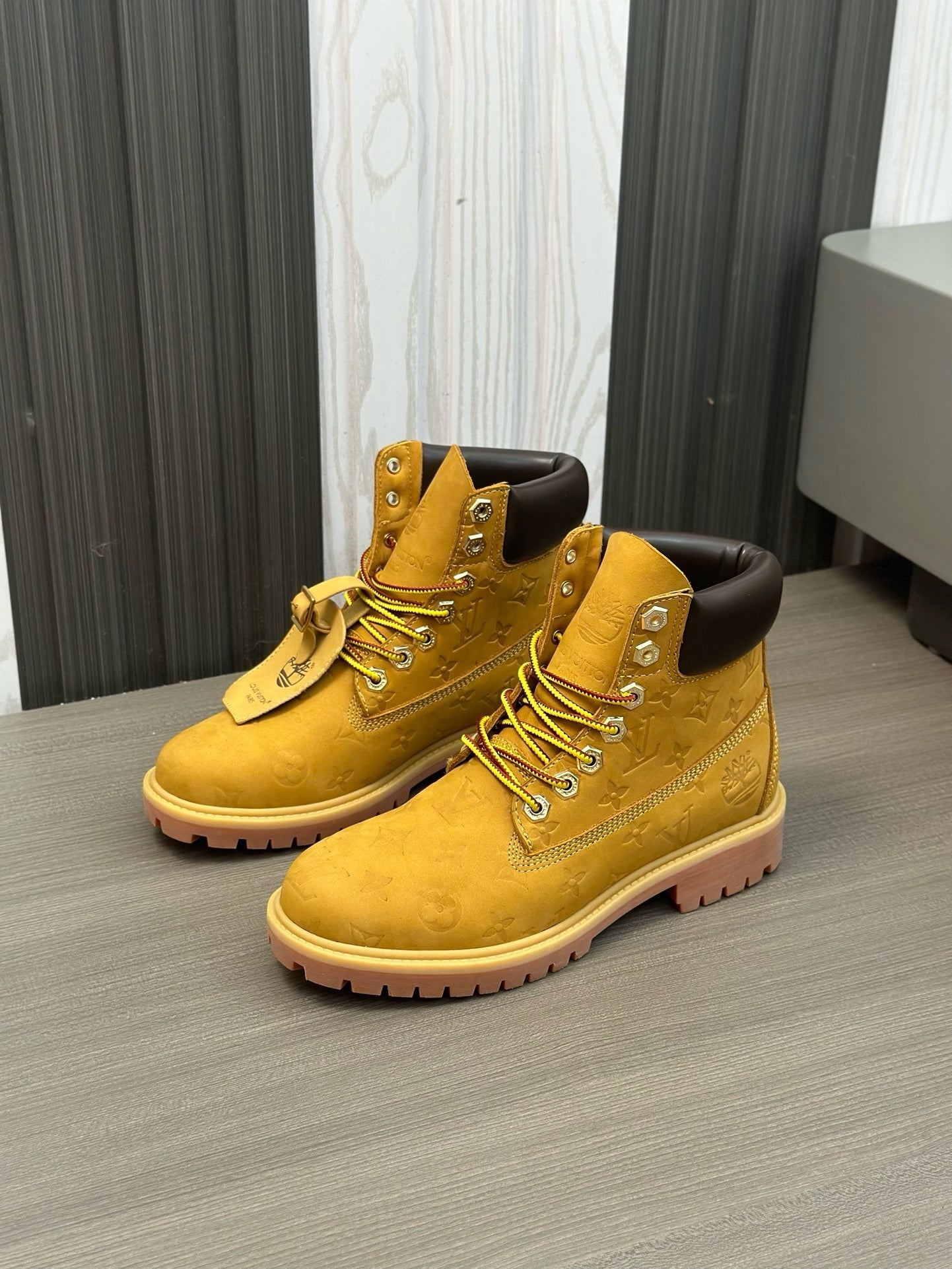 LOUIS VUITTON X TIMBERLAND