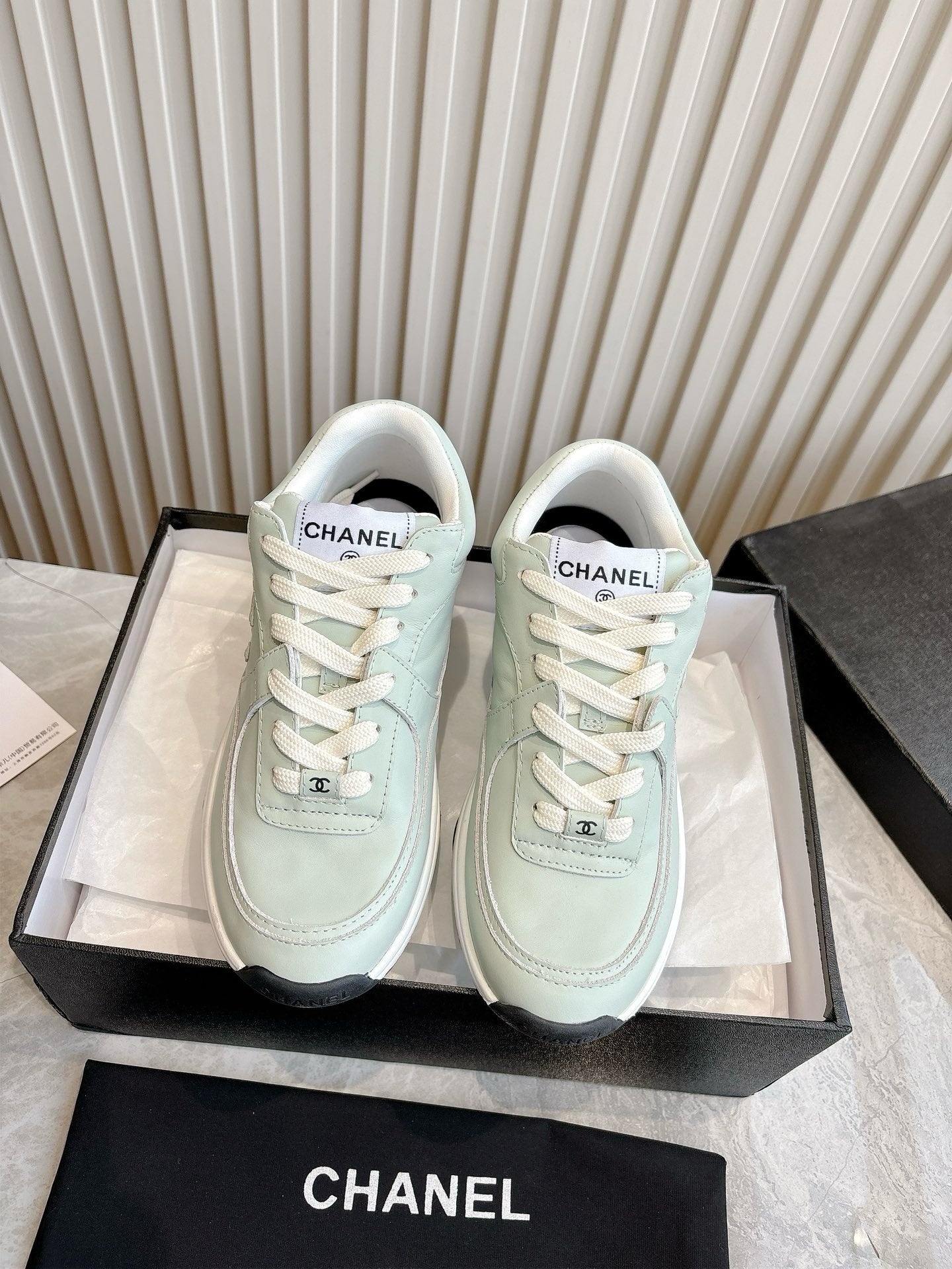 Sneakers Chanel Suede Femme Vert