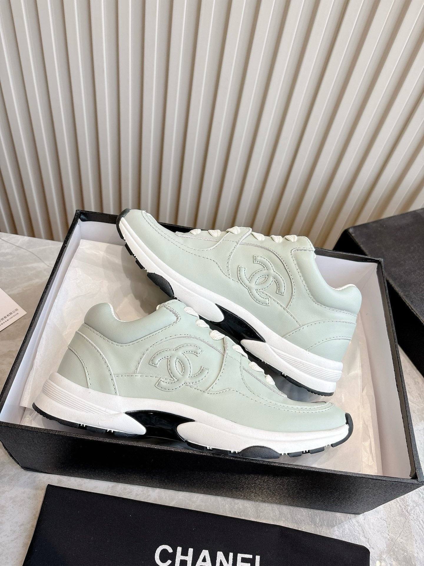 Sneakers Chanel Suede Femme Vert