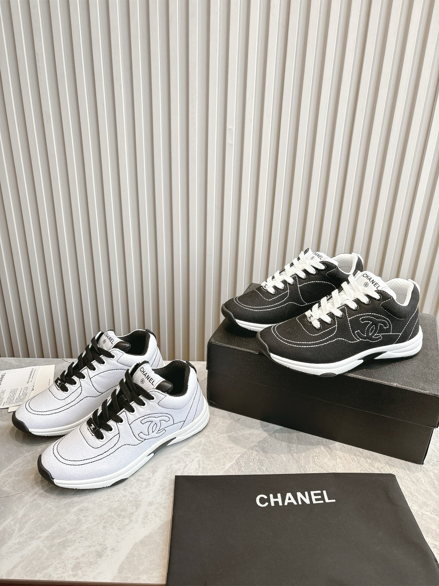 Sneakers Chanel Suede Femme